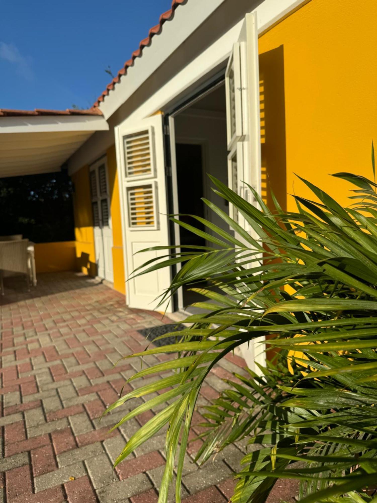 Landhuis Bona Vista Hotell Willemstad Exteriör bild
